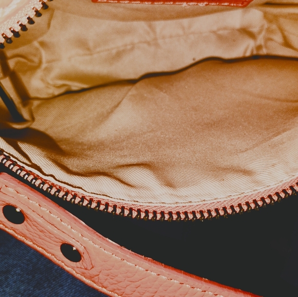 Viola Castlellan - Picture 4 of 6